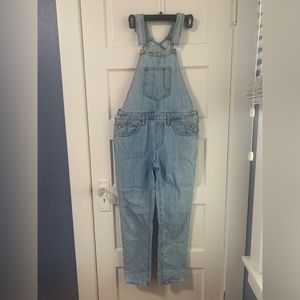 Like new Levi’s overalls, size S.